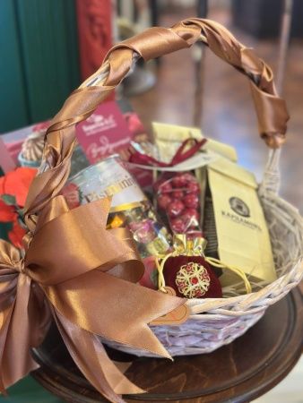 Подарочная корзина "Счастливые моменты" 3360р.